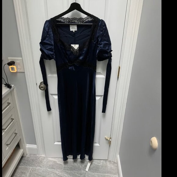 Reformation Dress Stella Silk Dress Navy Size 6 - Picture 4 of 10